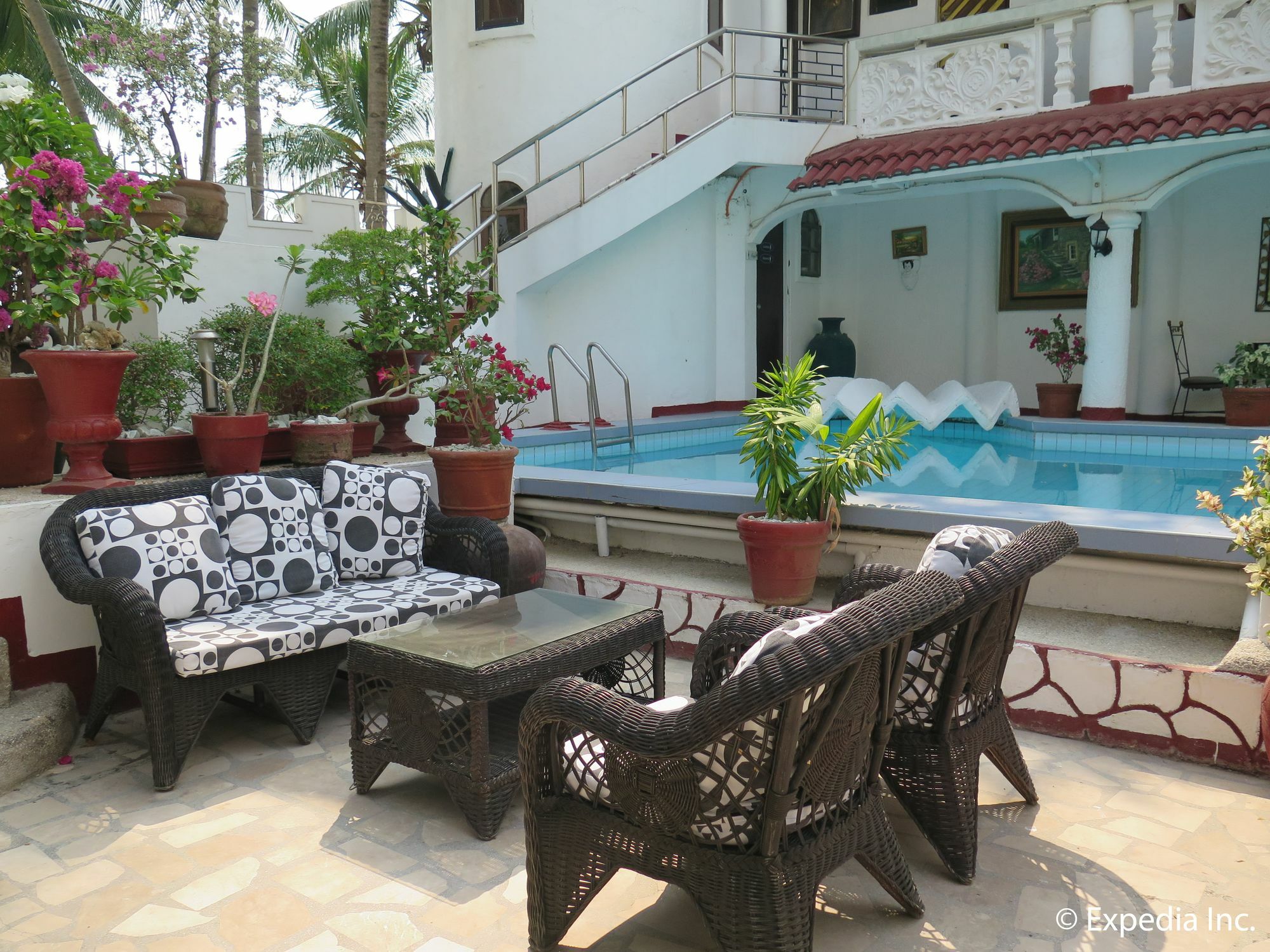 White Castle Hotel And Resort Balibago Exterior foto