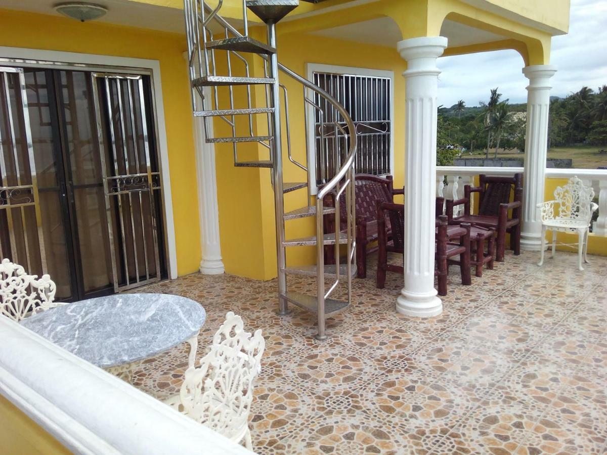 White Castle Hotel And Resort Balibago Exterior foto